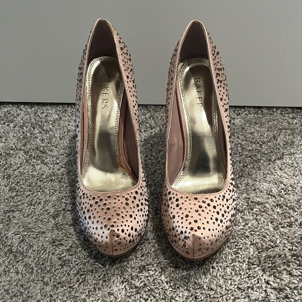 Bakers Taupe/Blush Satin Studded High Heel Pumps Women’s 7.5